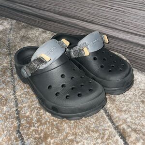 12c Crocs
